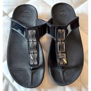 FITFLOP Pietra Bejeweled Slip On Patent Leather Sandals Thongs Size 7